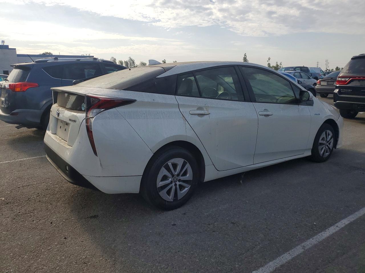 2018 Toyota Prius Two - Фото 3
