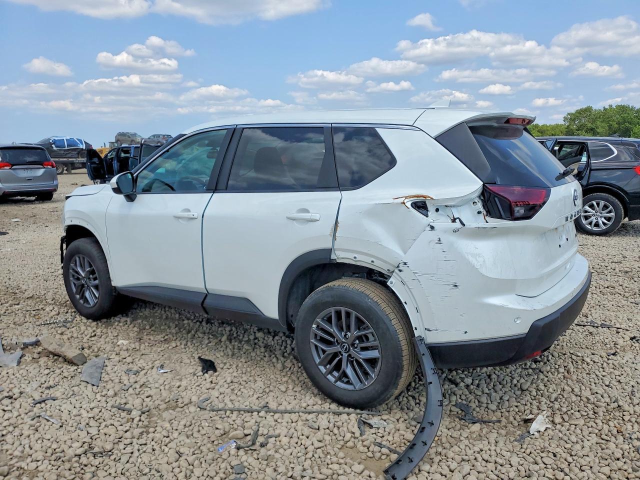 2026 Nissan Rogue Sv - Image 2