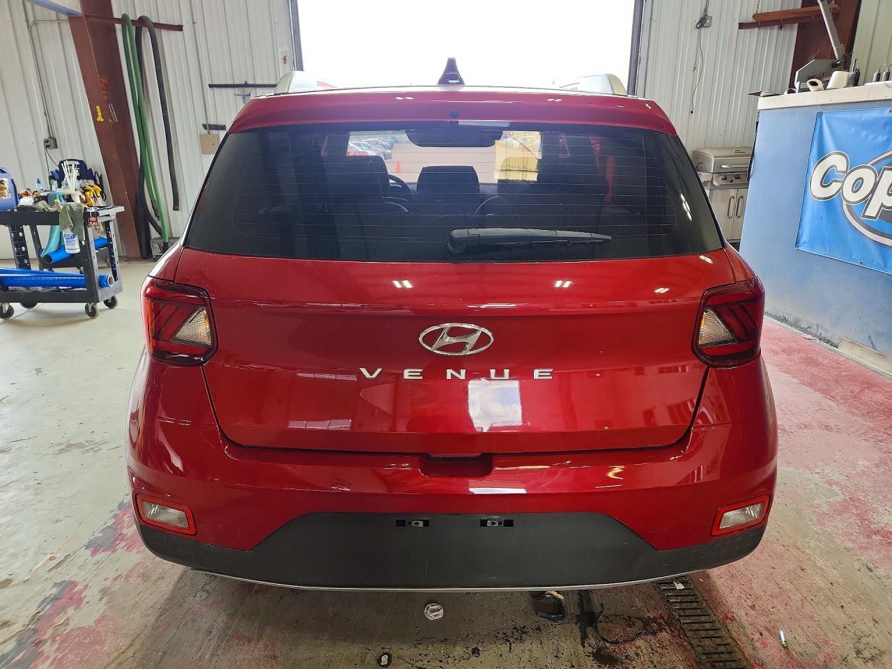 2022 Hyundai Venue Limited - Image 6