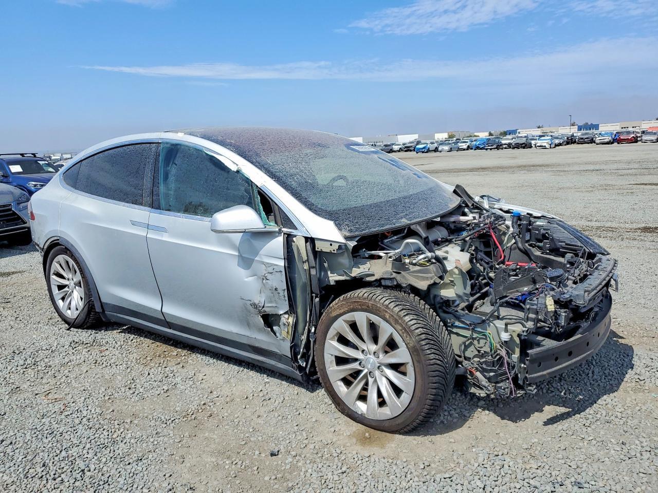 2016 Tesla Model X - Фото 4