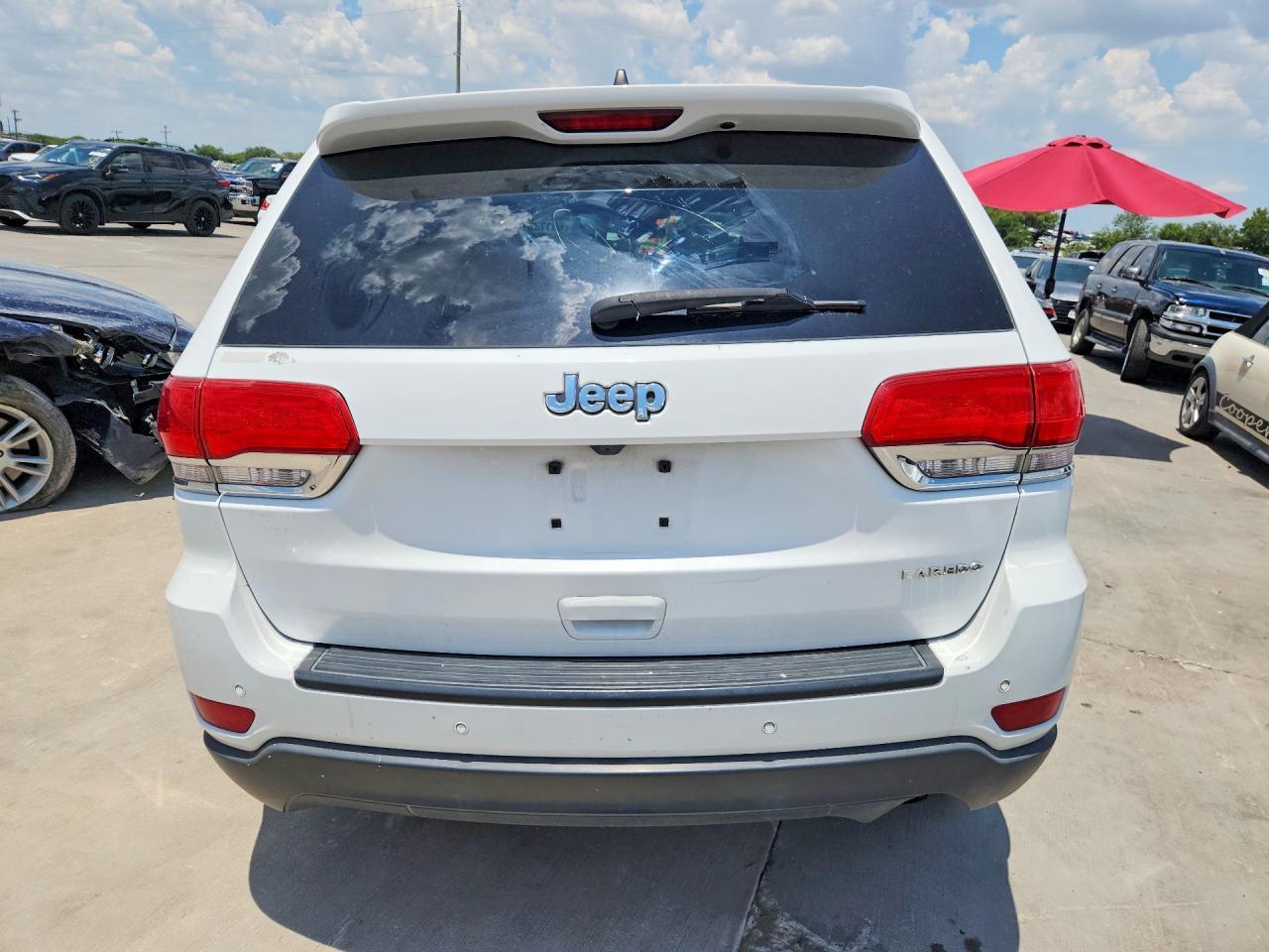 2018 Jeep Grand Cherokee Laredo - Image 6