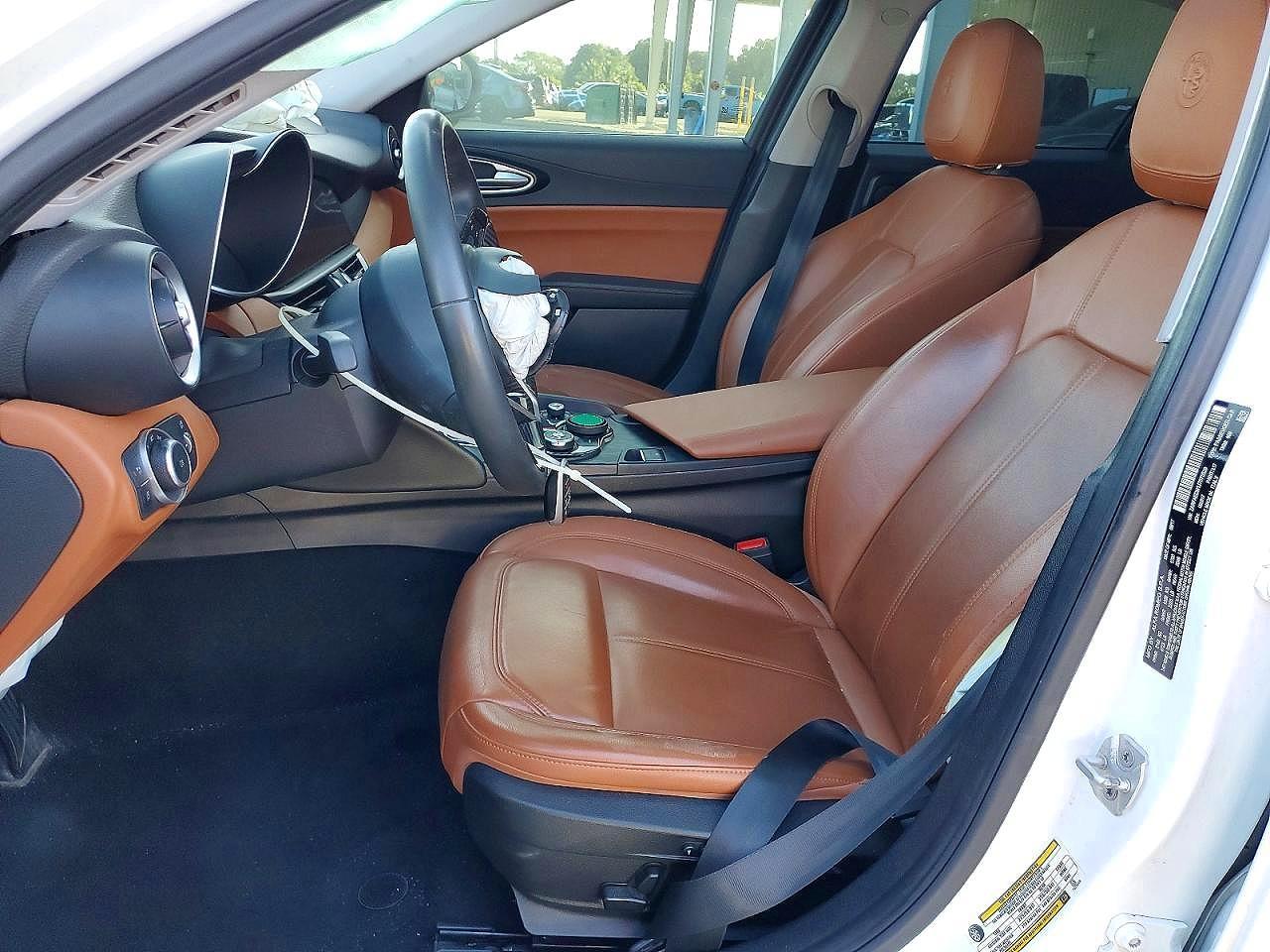2018 Alfa Romeo Giulia Q4 - Image 7