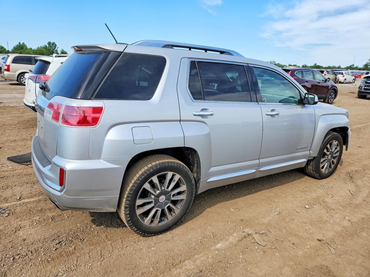 2016 GMC Terrain Denali - Фото 3