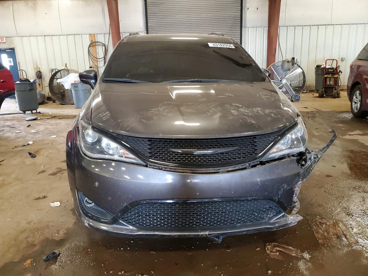 2018 Chrysler Pacifica Touring Plus - Фото 5