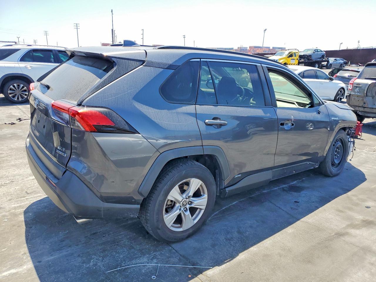 2020 Toyota Rav4 Hybrid Xle - Фото 3