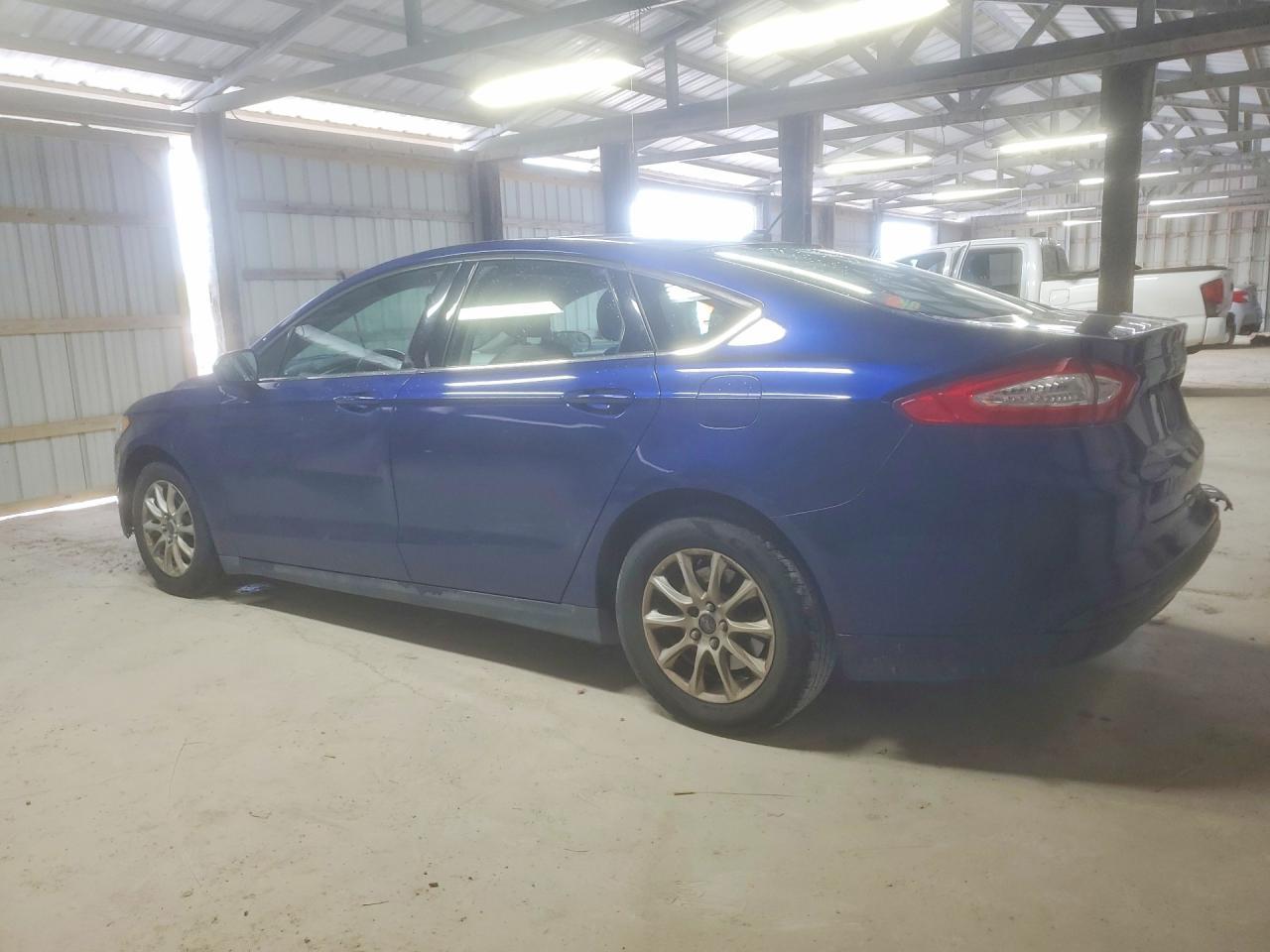 2015 Ford Fusion S - Фото 2