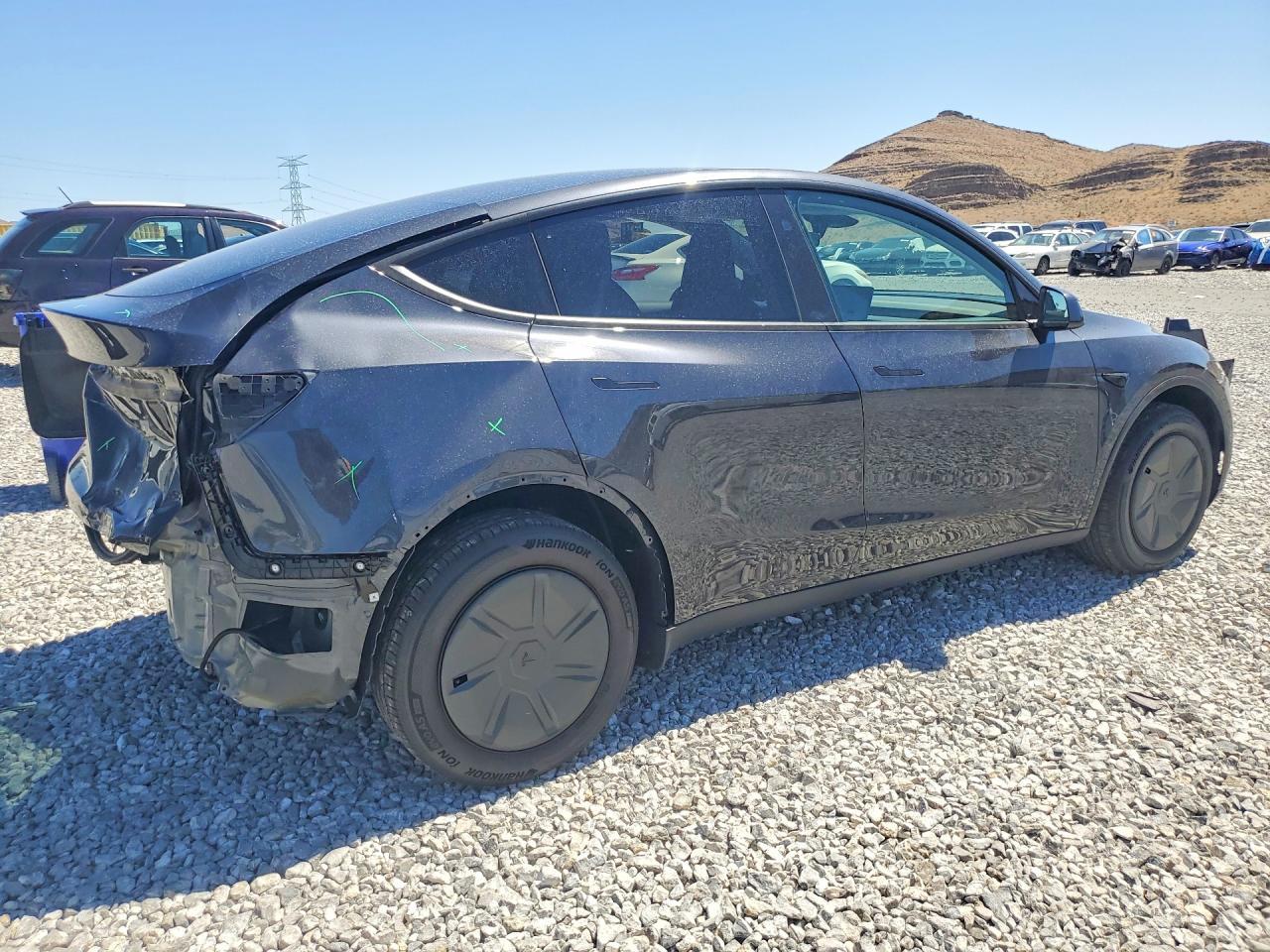 2026 Tesla Model Y - Фото 3