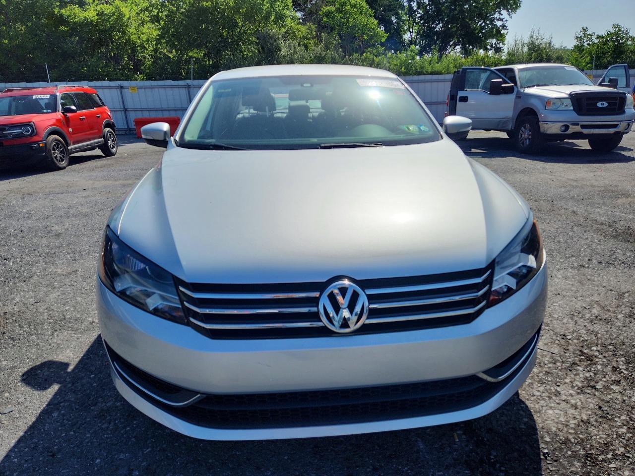 2014 Volkswagen Passat S - Image 5