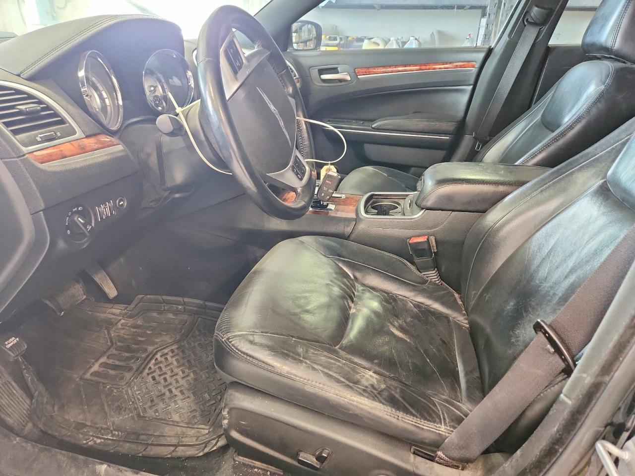 2014 Chrysler 300 - Фото 7