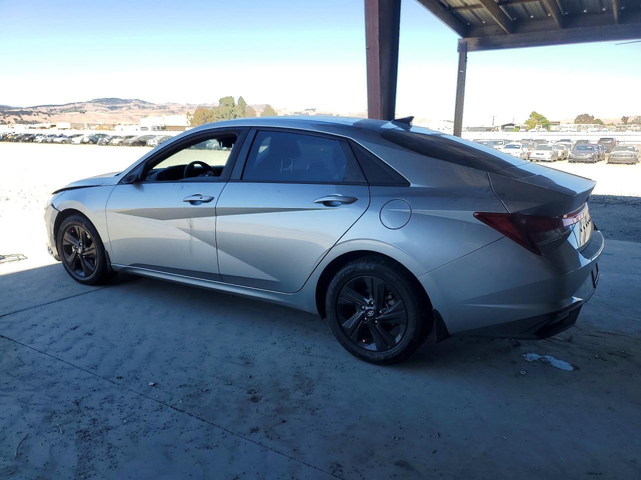 2023 Hyundai Elantra Sel - Фото 2