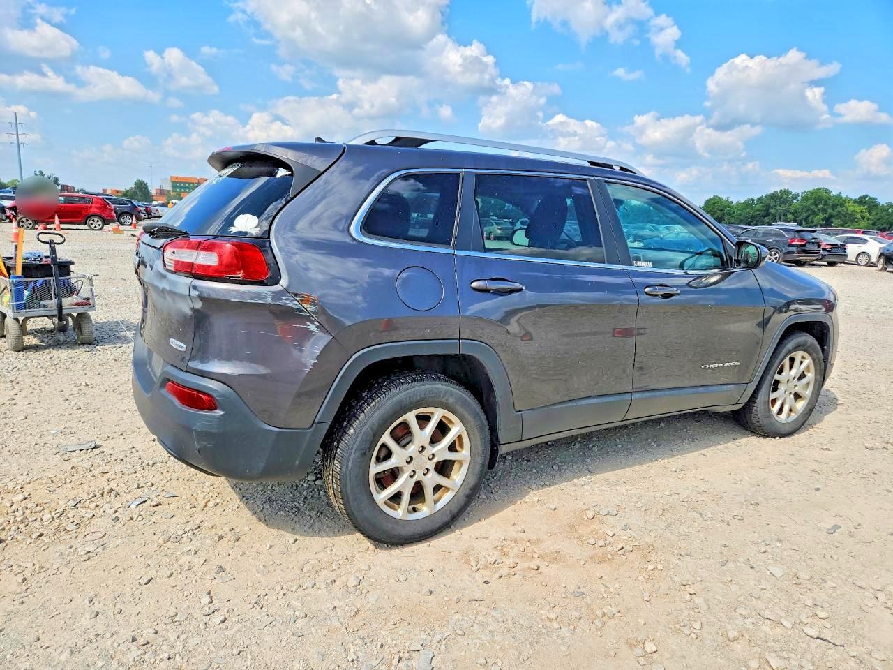 2015 Jeep Cherokee Latitude - Image 3