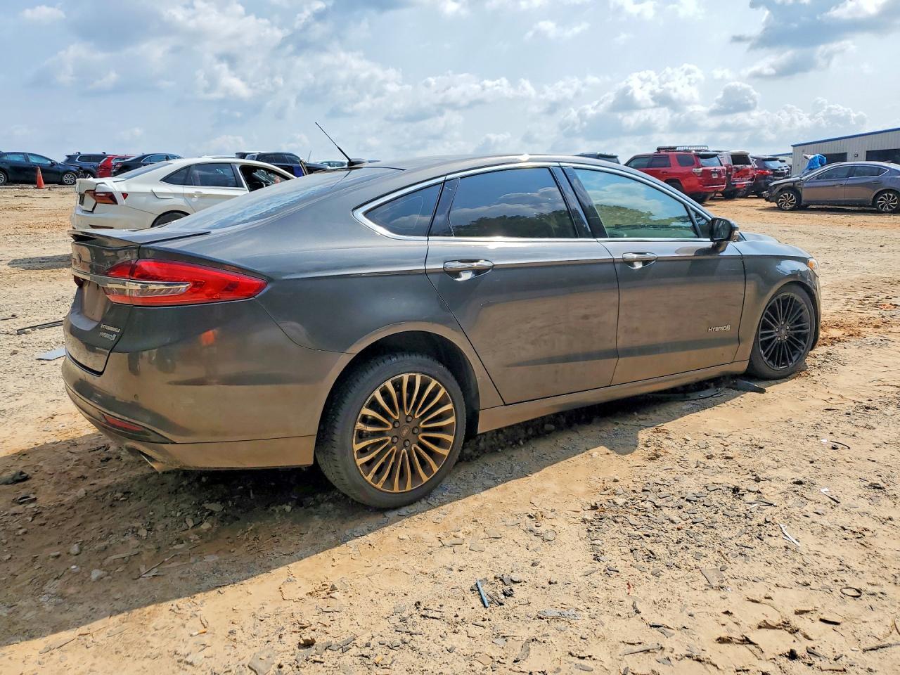 2017 Ford Fusion Titanium Hev - Фото 3