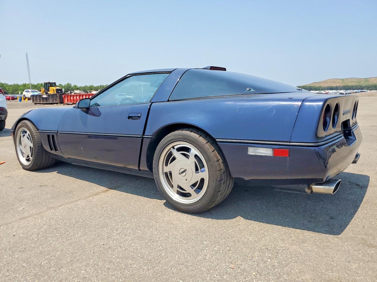 1989 Chevrolet Corvette - Фото 2