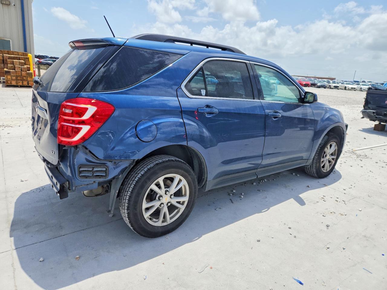 2017 Chevrolet Equinox Lt - Image 3