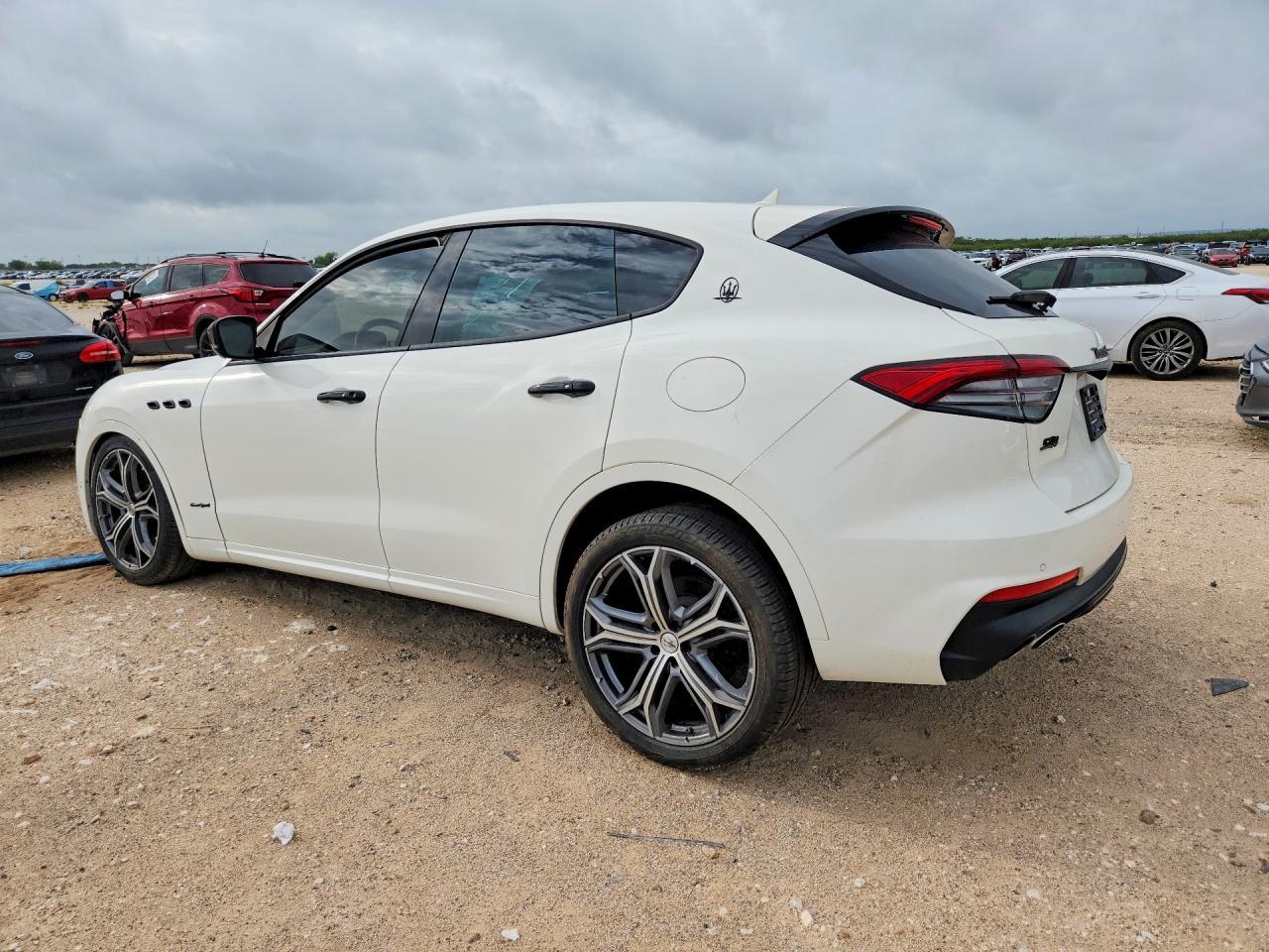 2021 Maserati Levante S - Фото 2