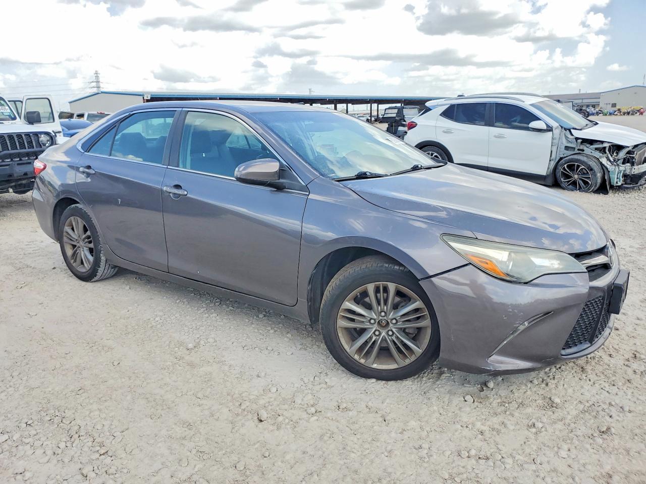 2015 Toyota Camry Se - Image 4