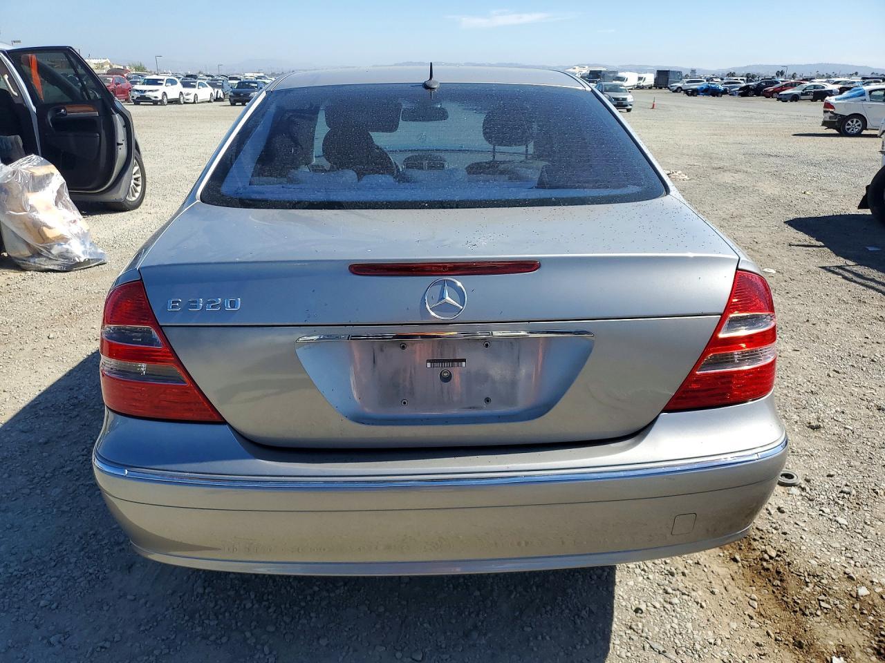 2004 Mercedes-Benz E 320 - Фото 6