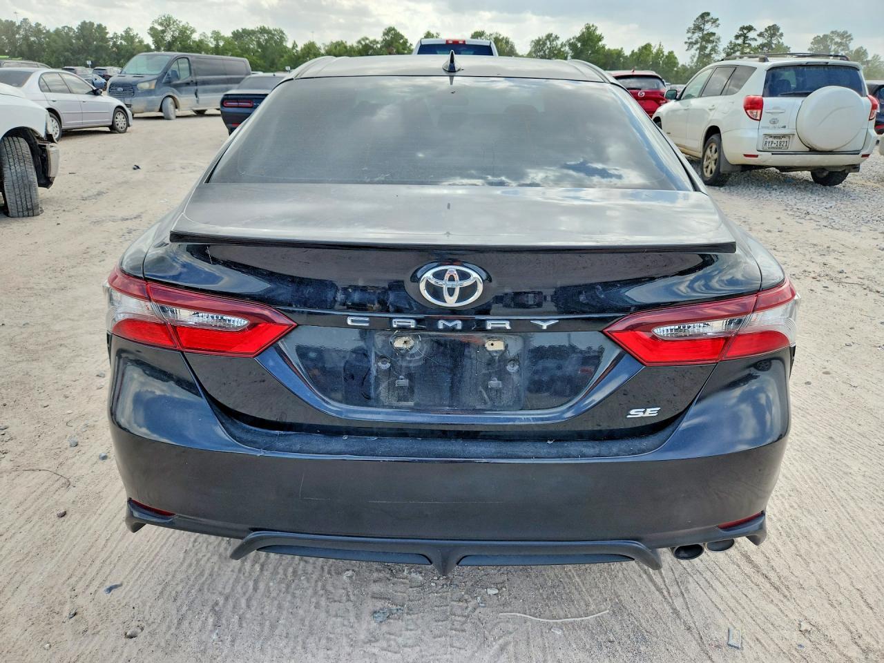2021 Toyota Camry Se - Фото 6