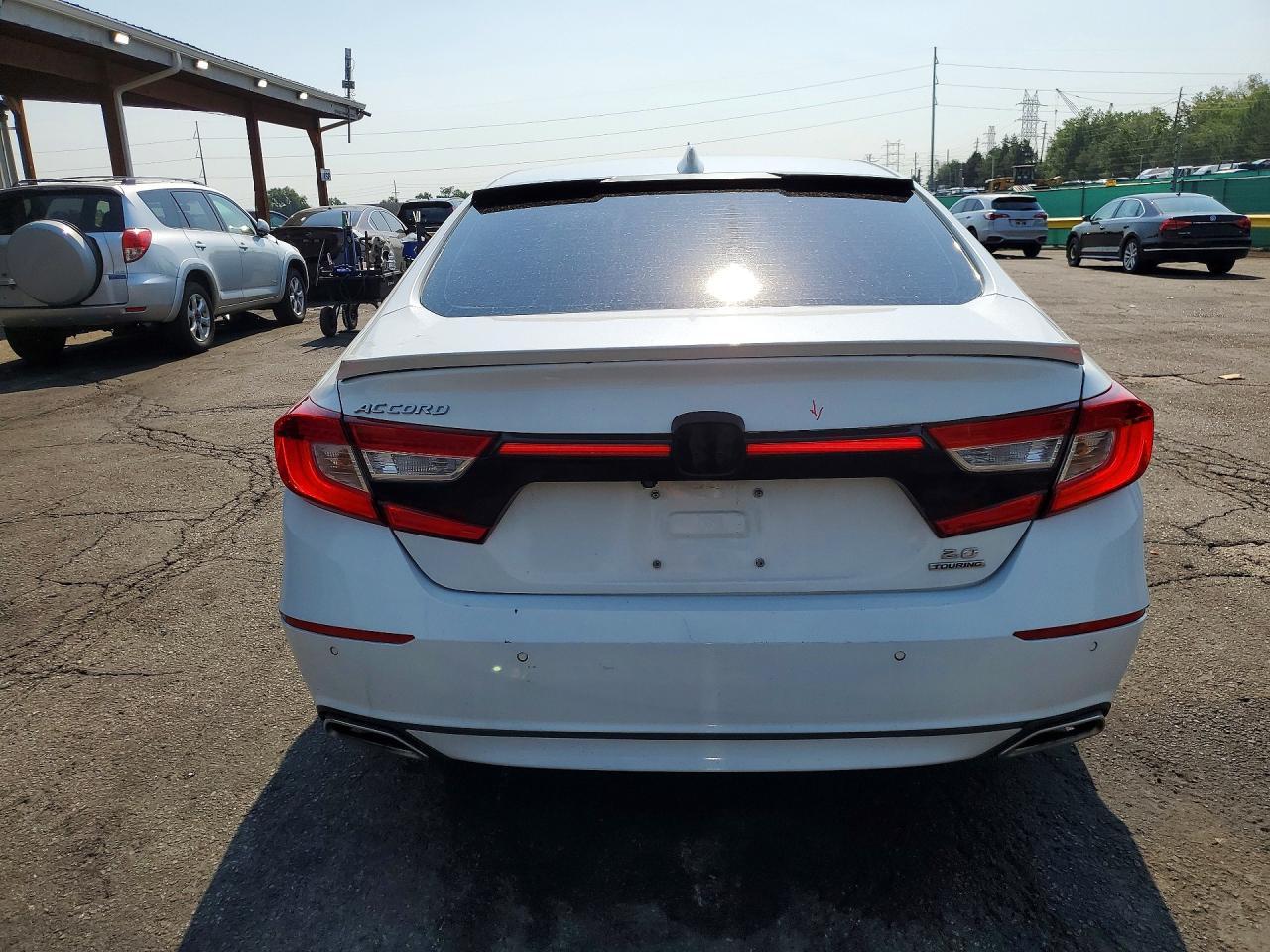 2018 Honda Accord Touring - Image 6