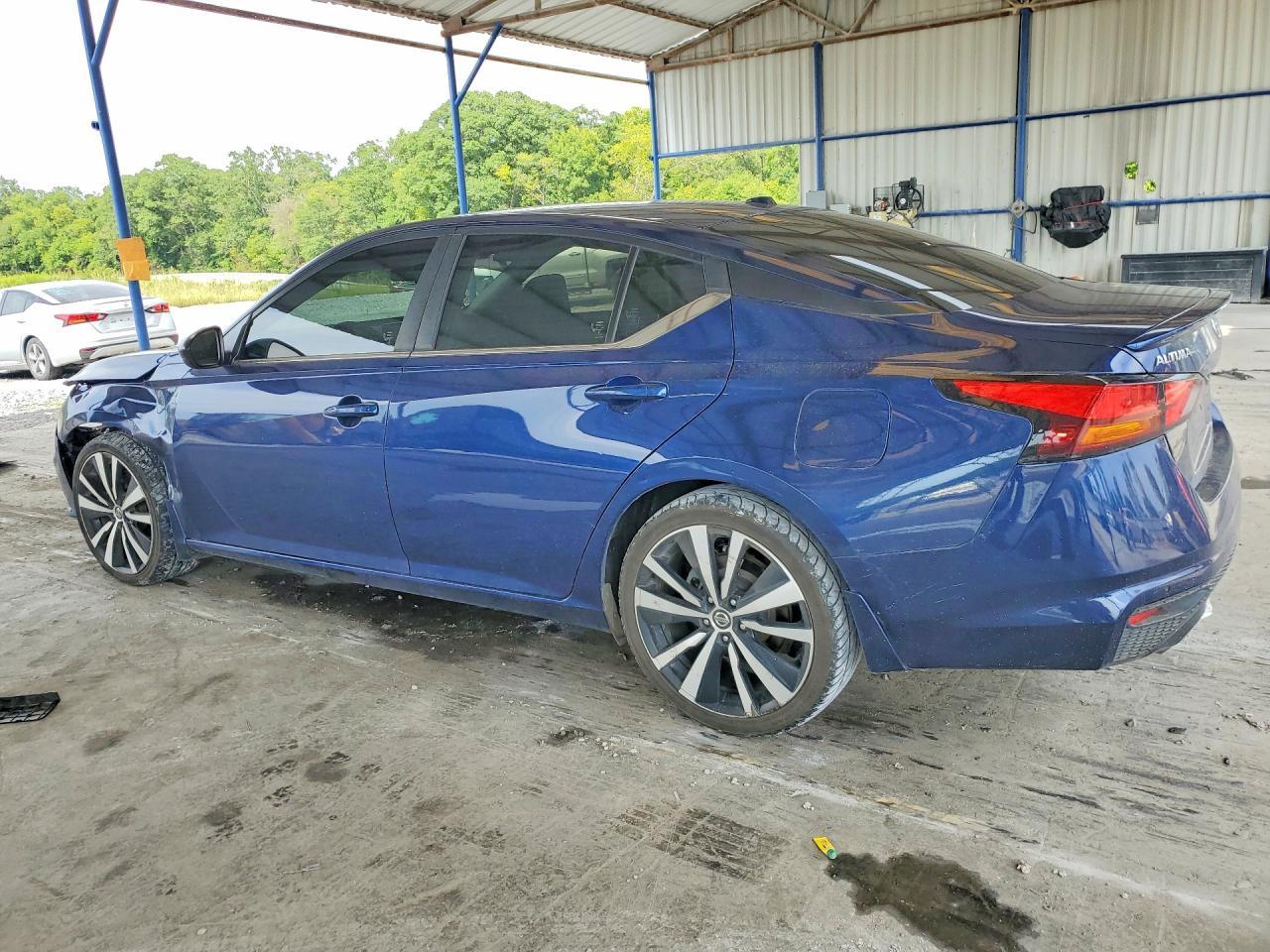 2020 Nissan Altima Sr - Image 2