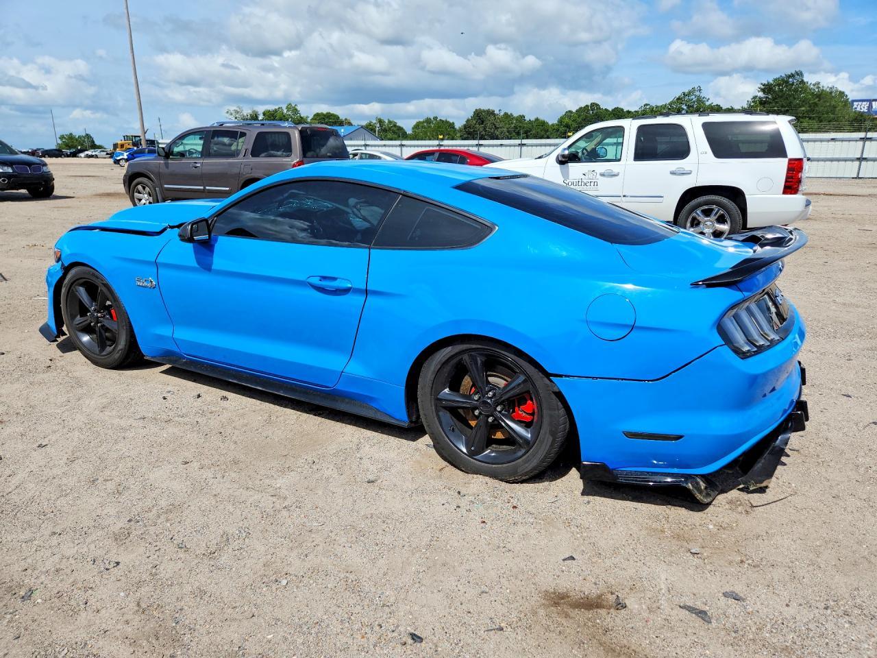 2017 Ford Mustang Gt - Фото 2