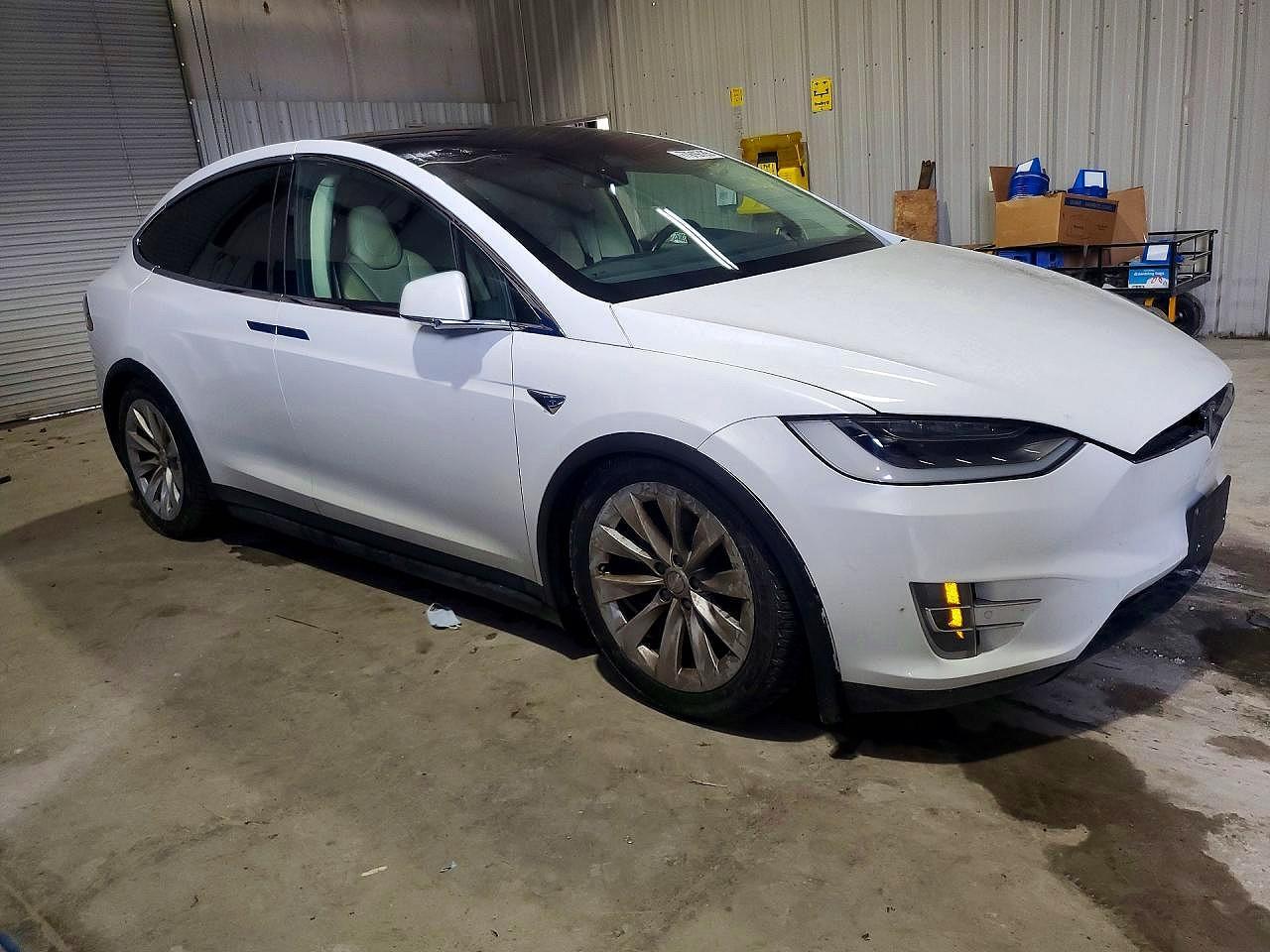 2017 Tesla Model X - Фото 4