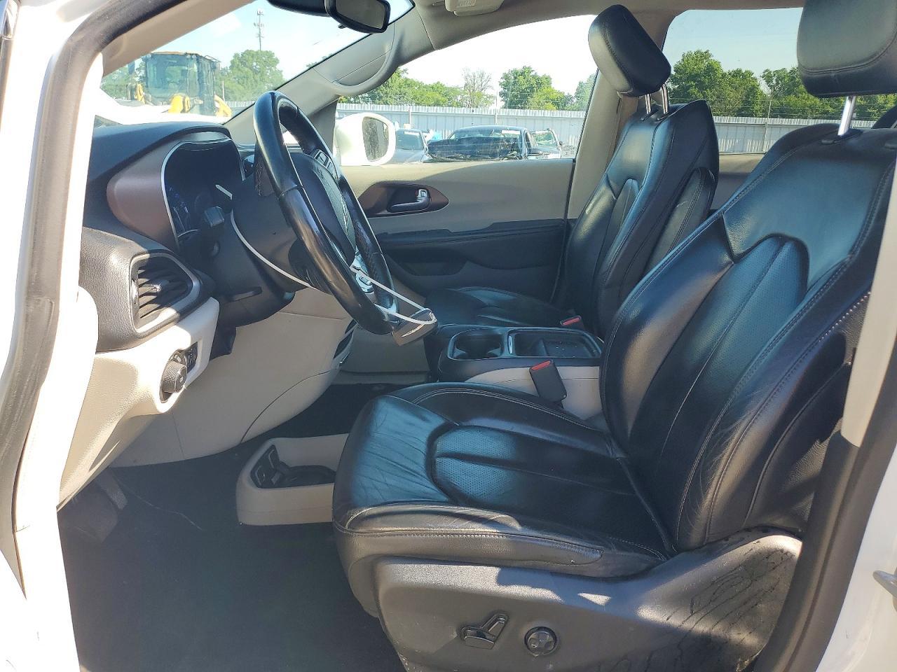 2018 Chrysler Pacifica Touring L - Фото 7
