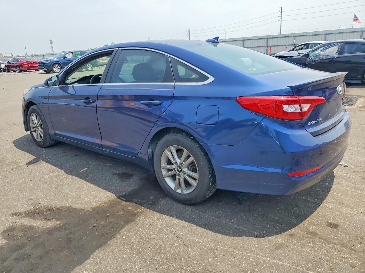 2017 Hyundai Sonata Se - Image 2