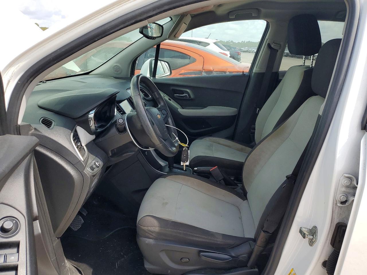 2019 Chevrolet Trax Ls - Image 7