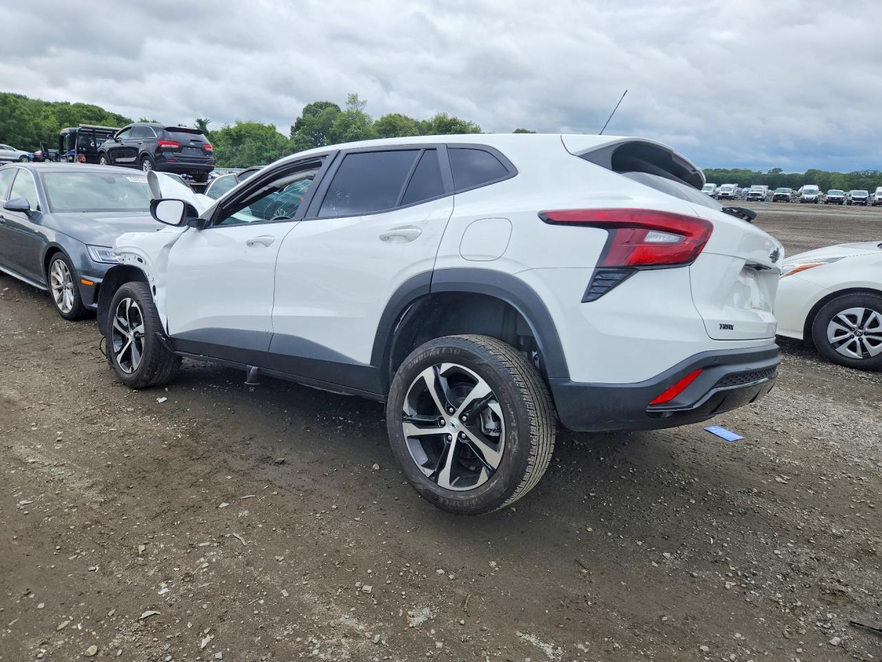 2024 Chevrolet Trax 1Rs - Фото 2
