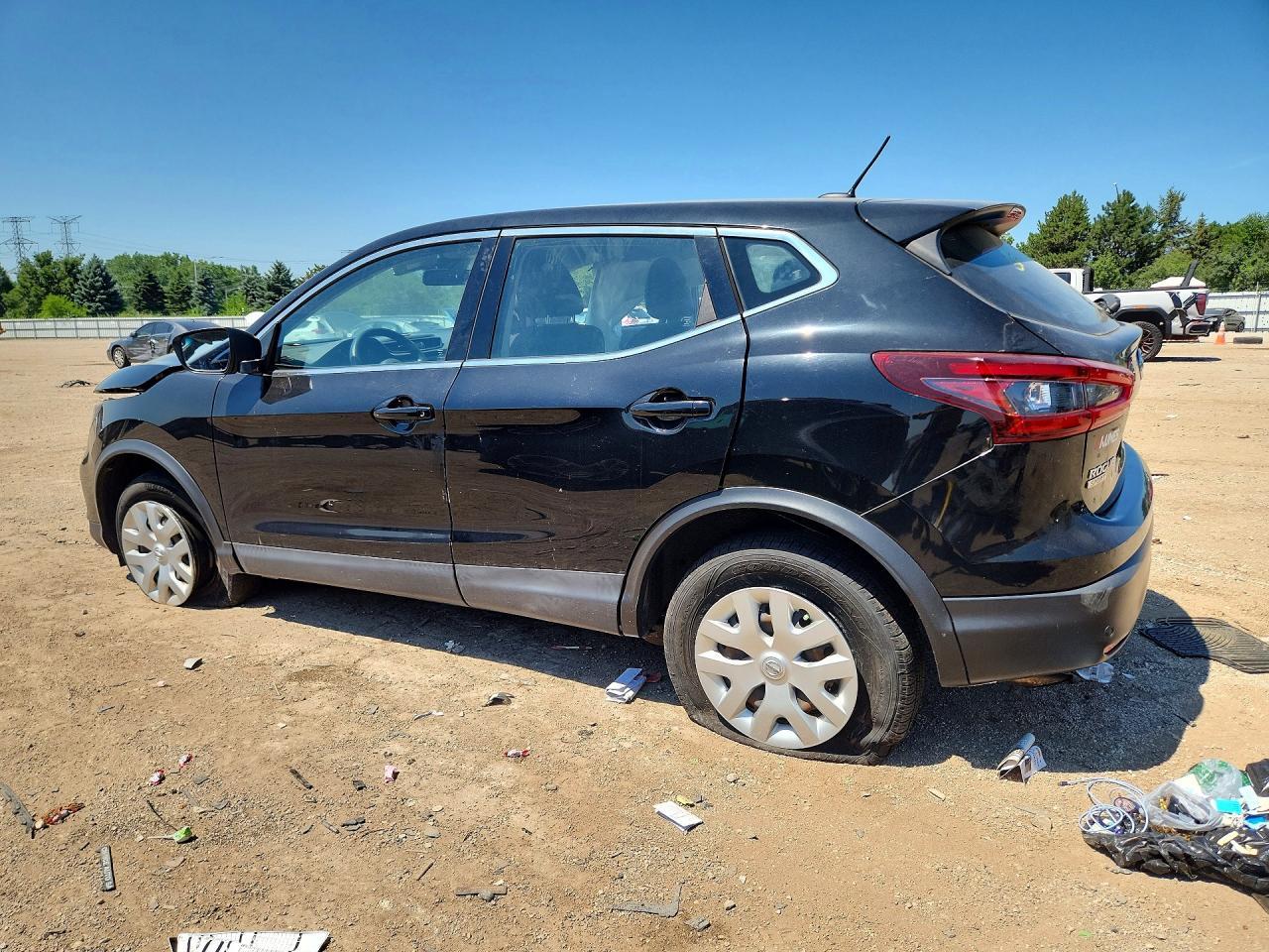 2020 Nissan Rogue Sport S - Image 2