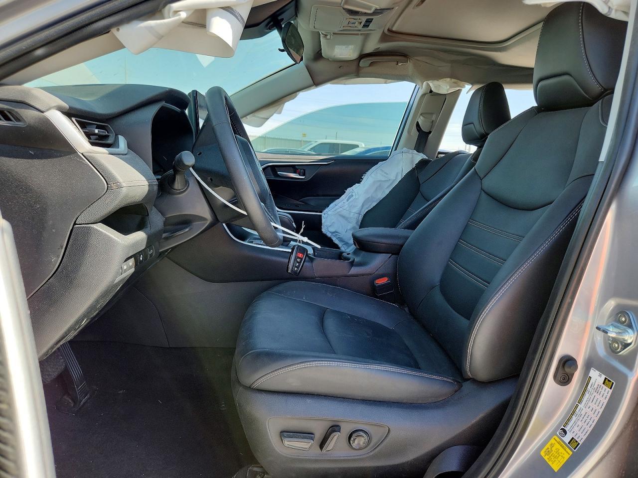 2023 Toyota Rav4 Xle Premium - Image 7