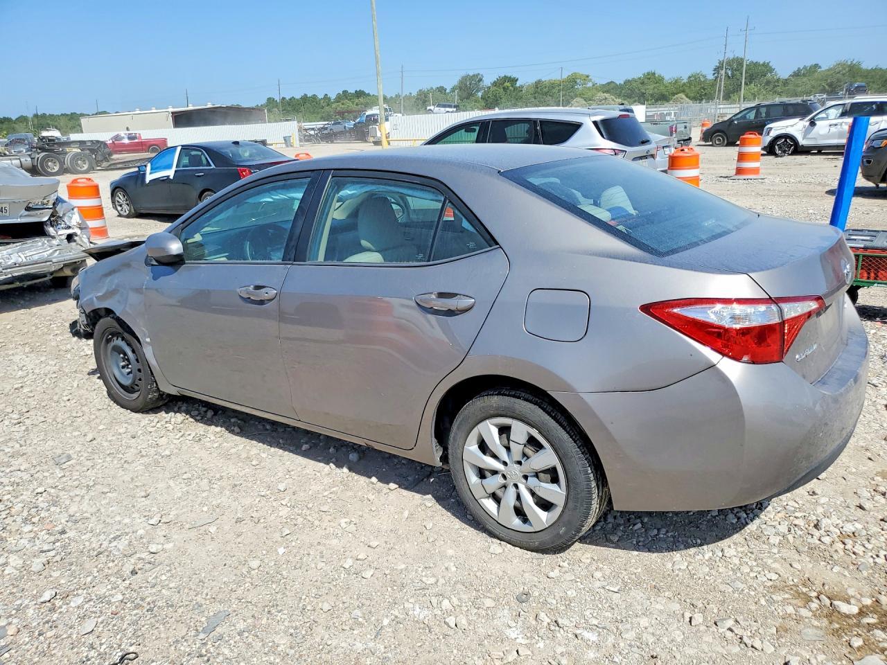 2015 Toyota Corolla Le - Фото 2