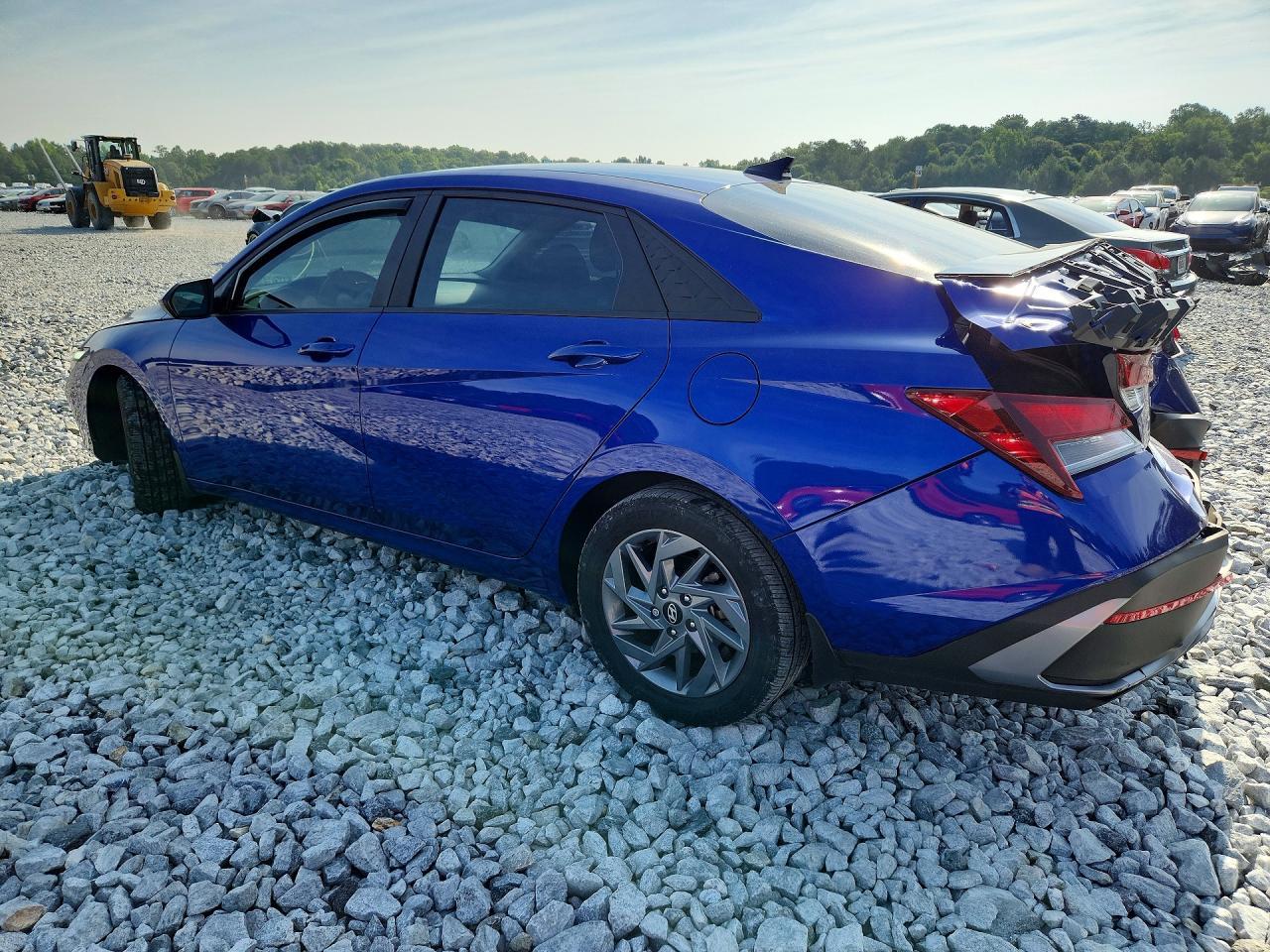 2024 Hyundai Elantra Sel - Image 2