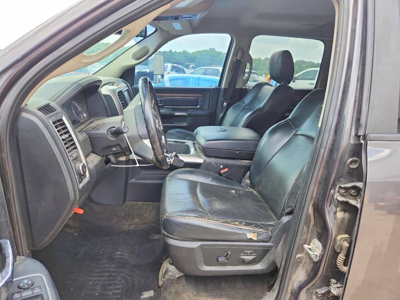 2016 Ram 1500 Laramie - Image 7