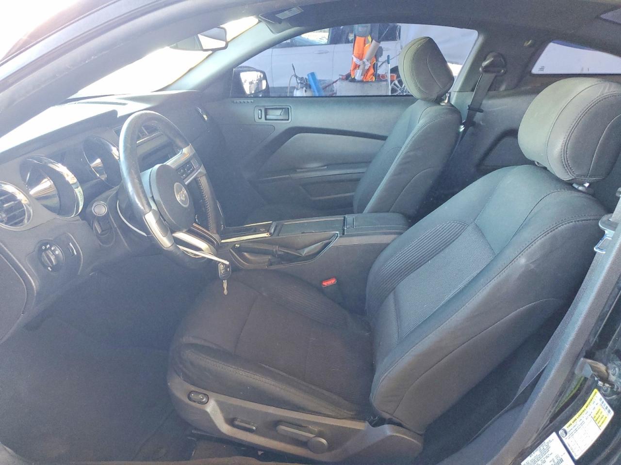 2014 Ford Mustang - Image 7