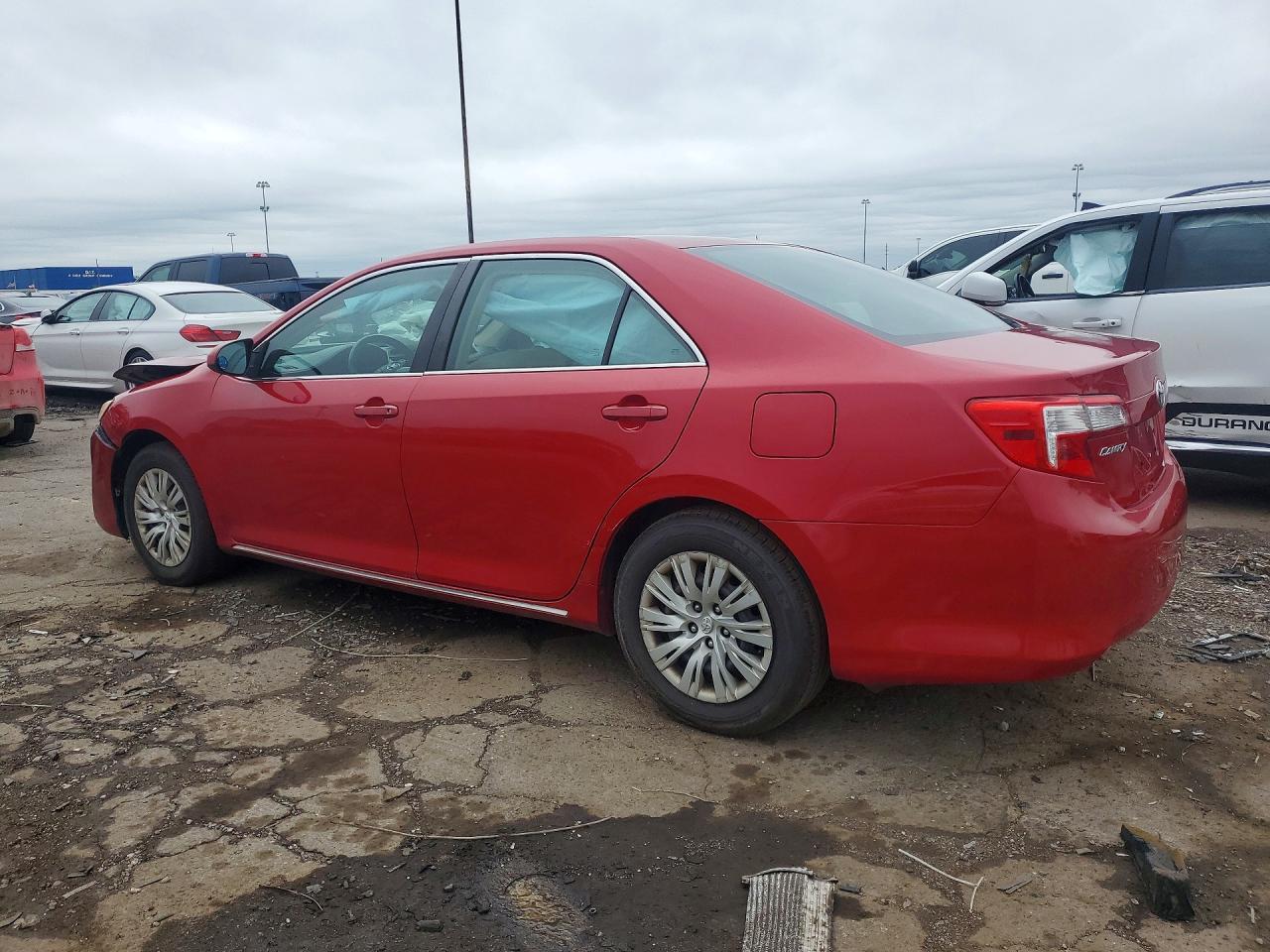 2014 Toyota Camry Le - Фото 2