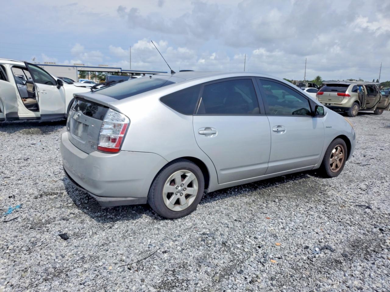 2008 Toyota Prius Base - Фото 3