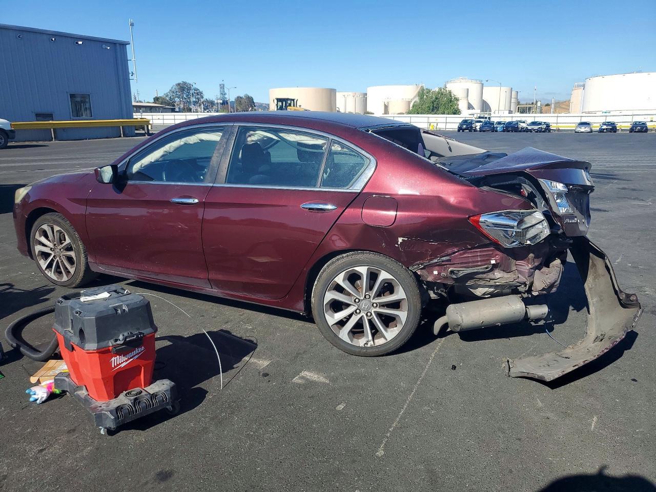 2015 Honda Accord Sport - Image 2