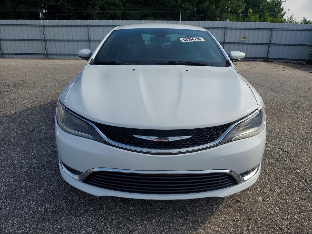 2015 Chrysler 200 S - Image 5