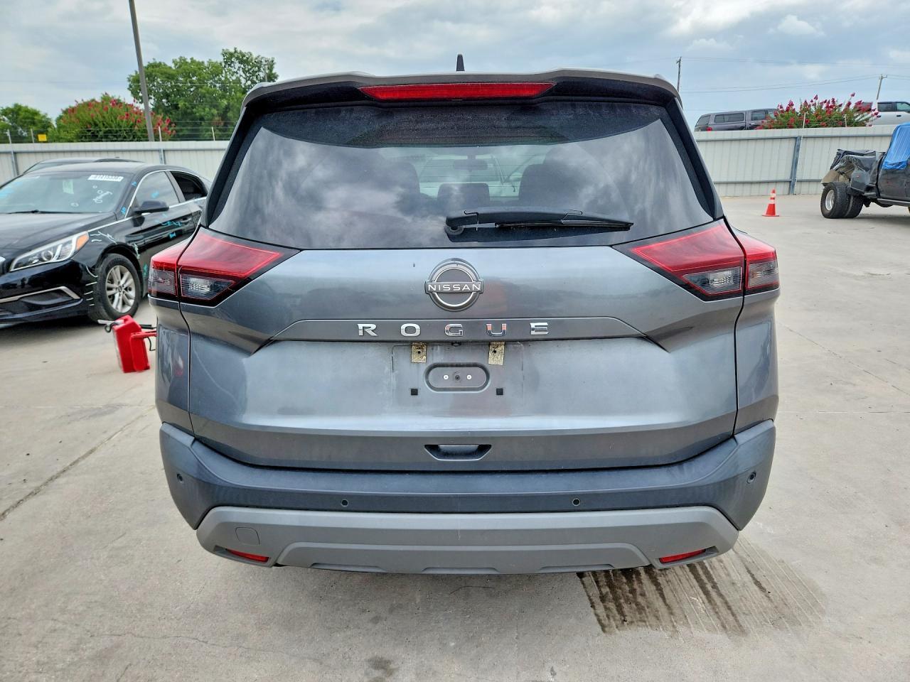2023 Nissan Rogue S - Image 6