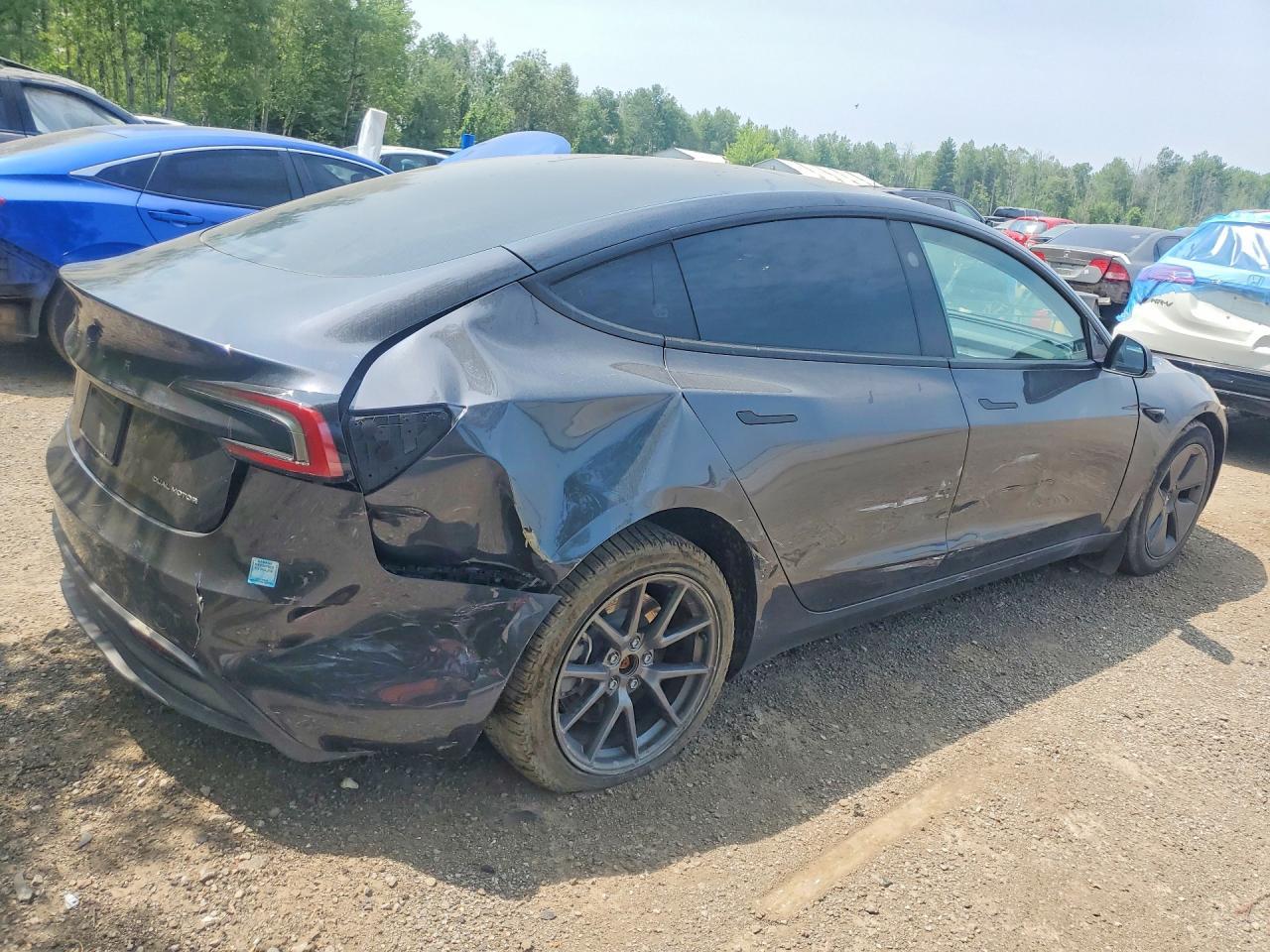 2024 Tesla Model 3 - Фото 3