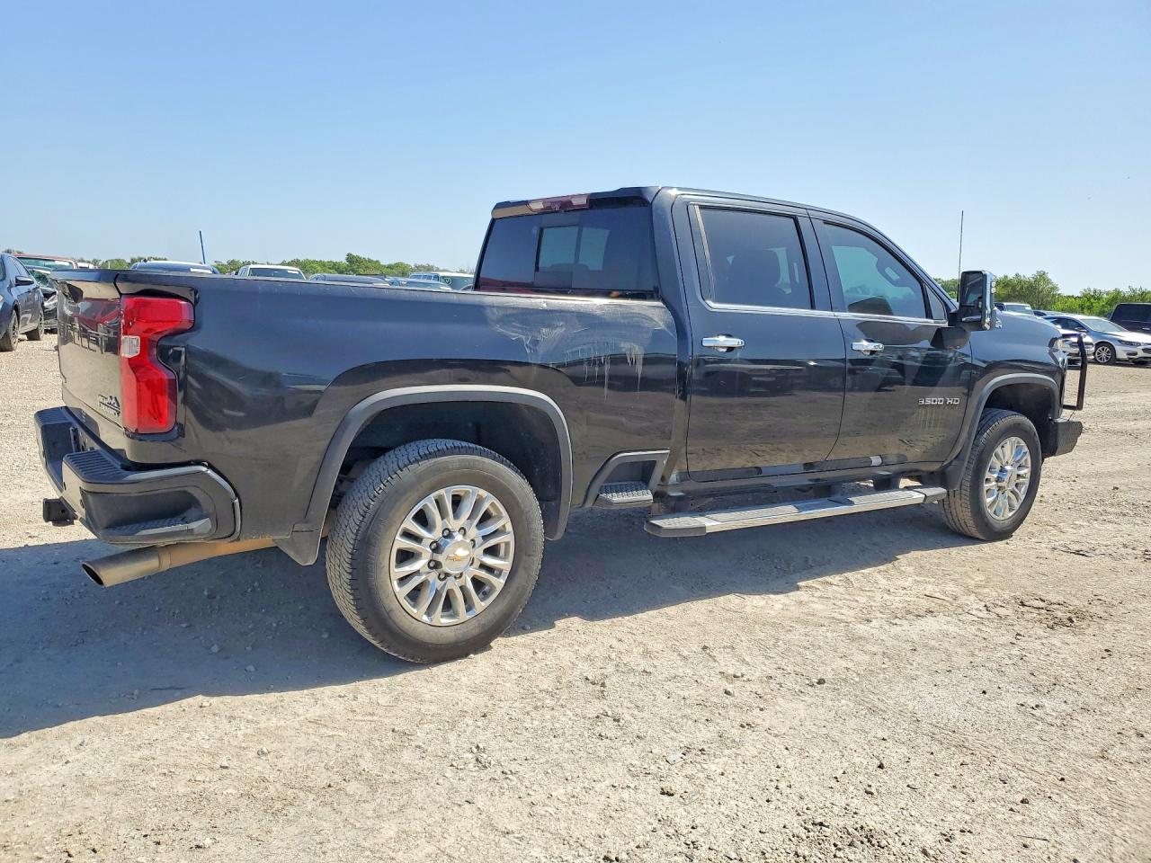 2022 Chevrolet Silverado K3500 High Country - Фото 3