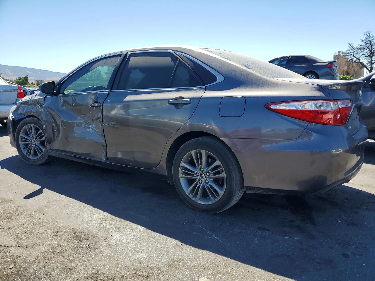2015 Toyota Camry Se - Image 2