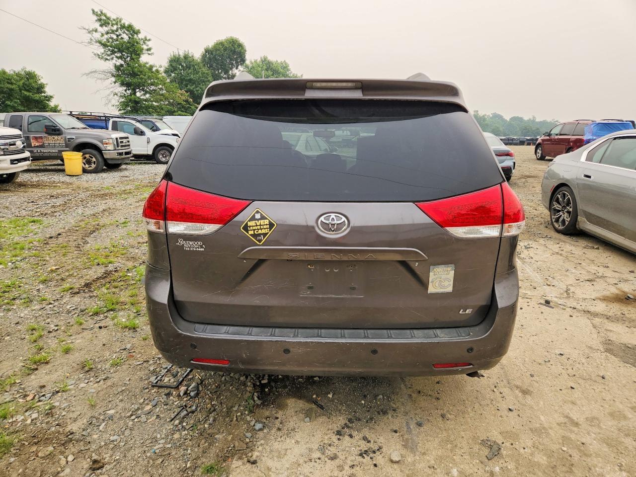 2013 Toyota Sienna - Image 6
