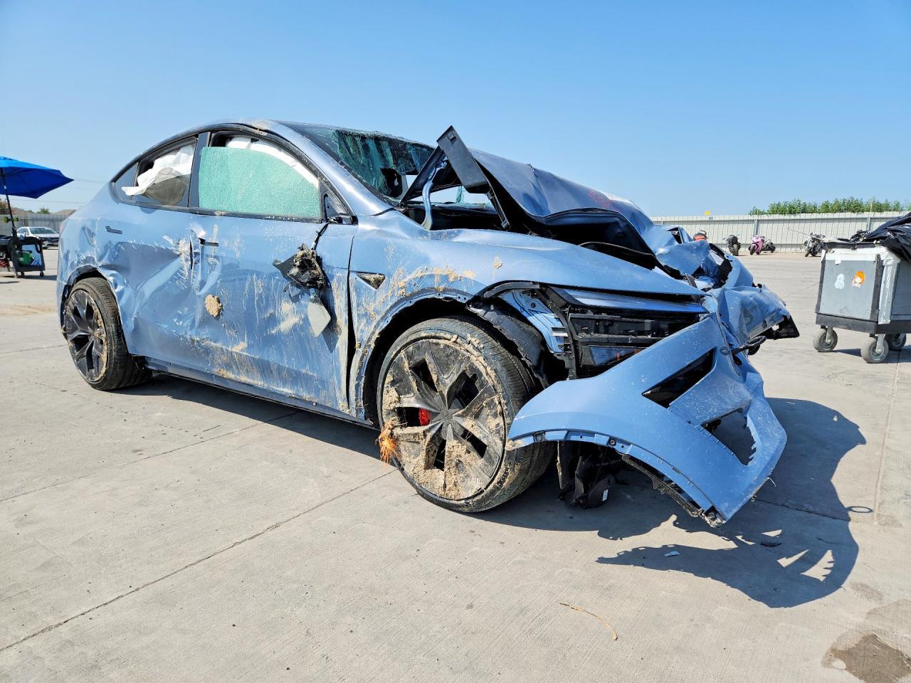 2026 Tesla Model Y - Фото 4