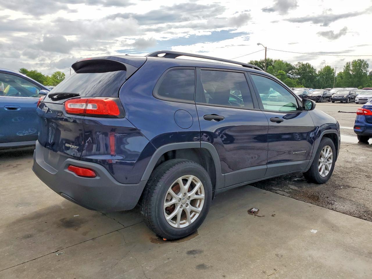 2016 Jeep Cherokee Sport - Image 3