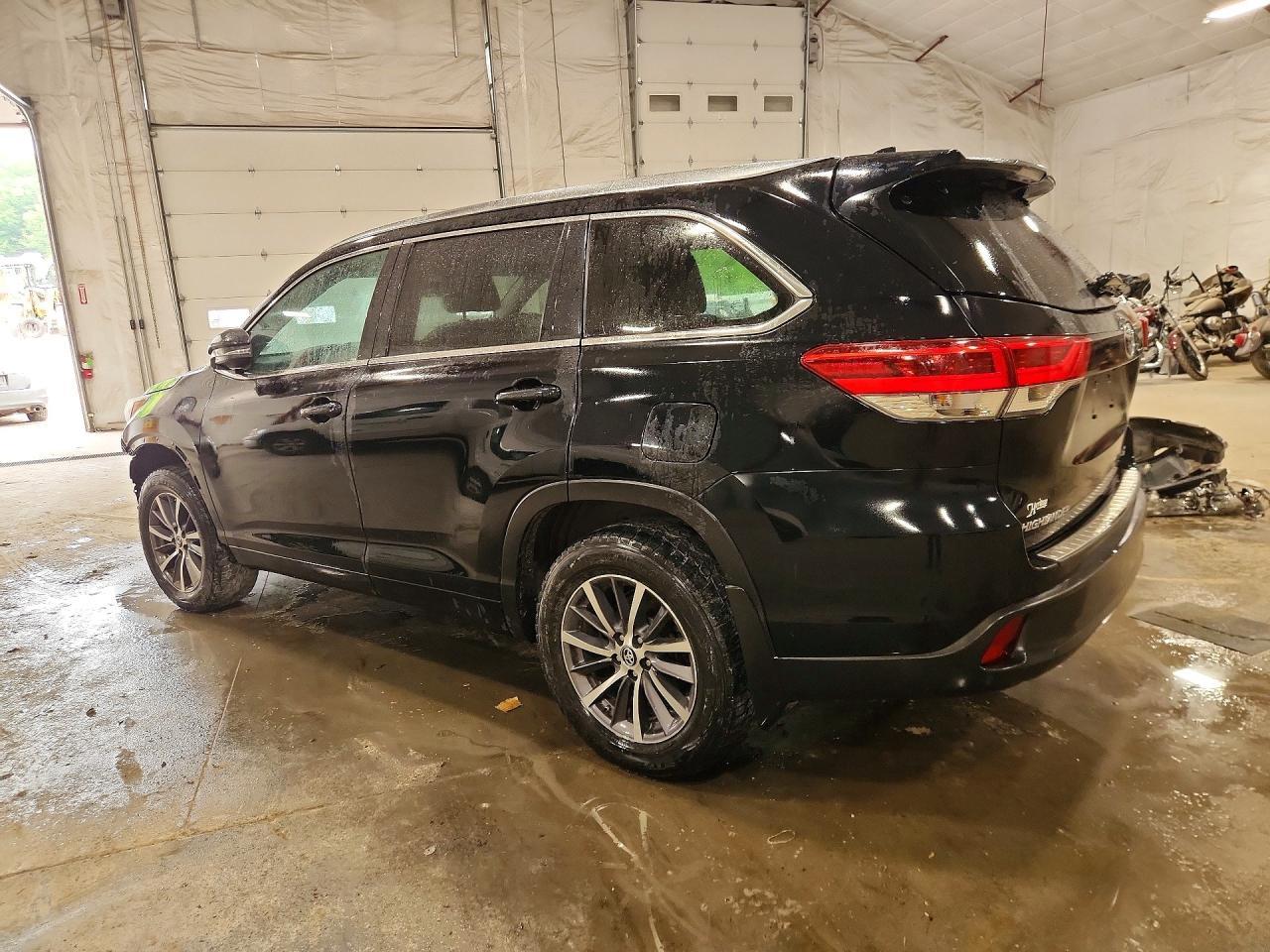 2018 Toyota Highlander Xle - Image 2