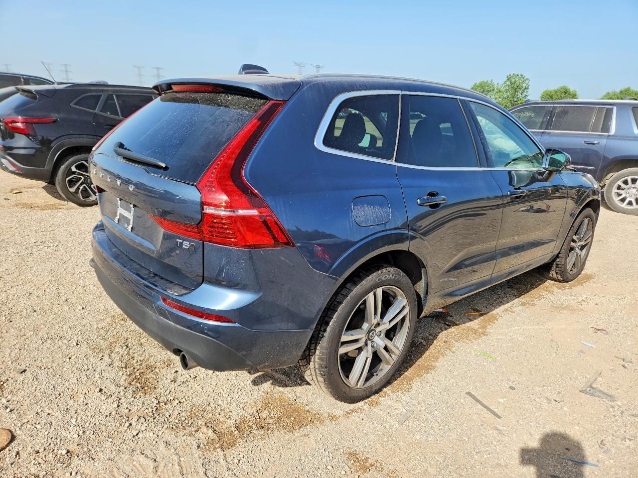 2020 Volvo Xc60 T5 Momentum - Фото 3
