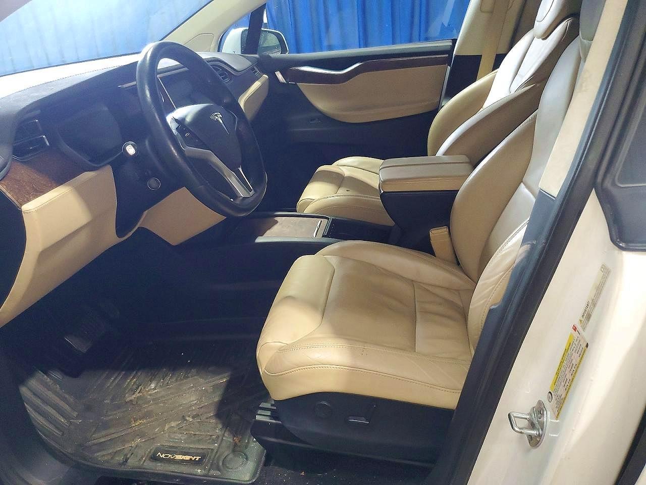 2017 Tesla Model X - Фото 7